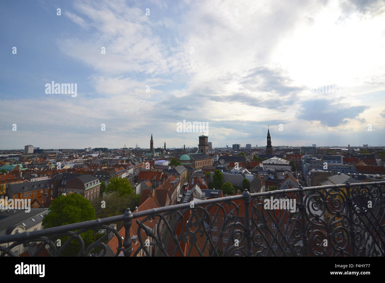 Cercando su Copenaghen a metà pomeriggio Foto Stock