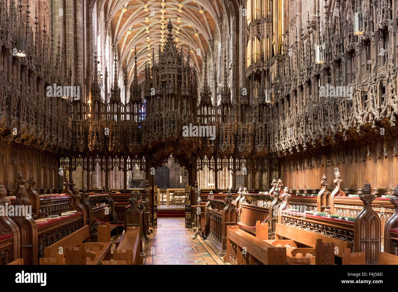 Chester Cathedral coro guardando ad ovest, Cheshire, Inghilterra, Regno Unito, Europa Foto Stock