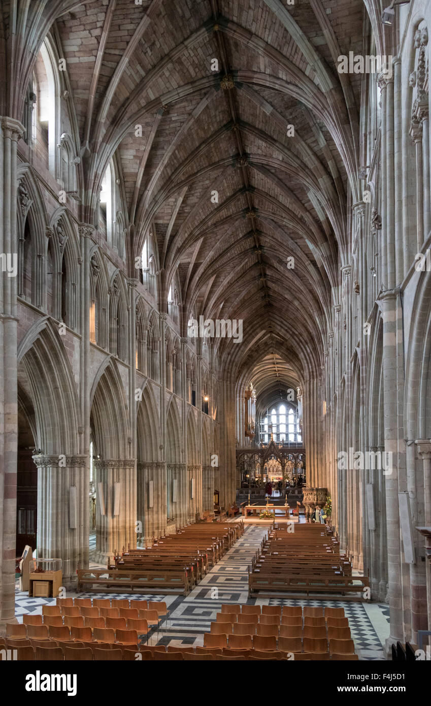 Interior guardando ad Est, cattedrale di Worcester, Worcester, England, Regno Unito, Europa Foto Stock