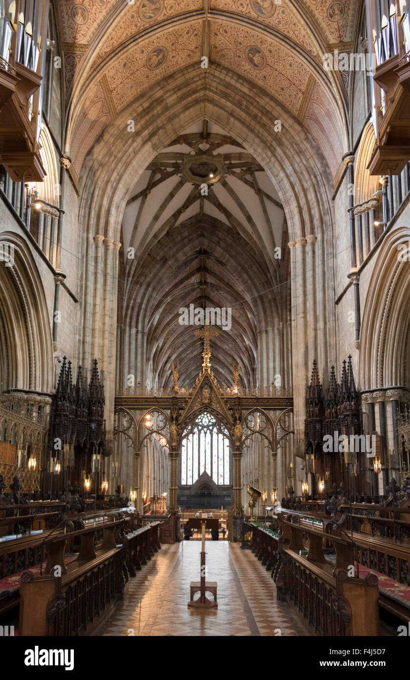 Coro e navata guardando ad ovest, cattedrale di Worcester, Worcester, England, Regno Unito, Europa Foto Stock