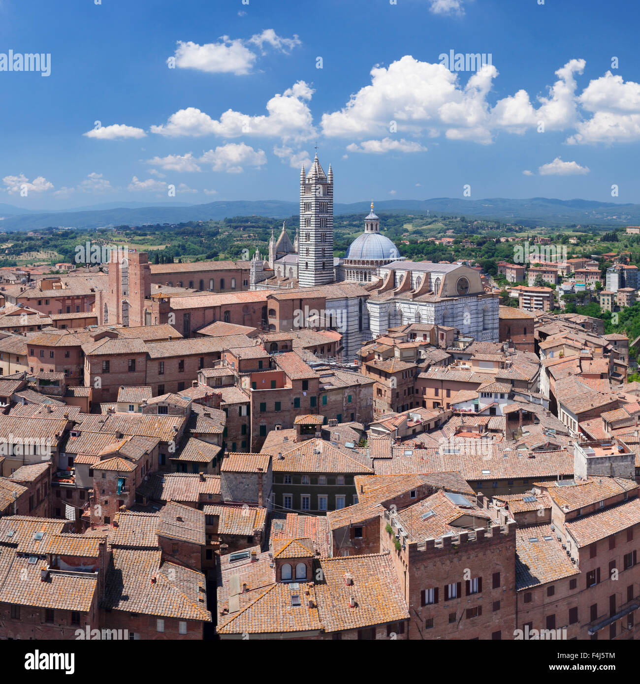 Centro storico con il Duomo di Santa Maria Assunta, Siena, Sito Patrimonio Mondiale dell'UNESCO, in provincia di Siena, Toscana, Italia, Europa Foto Stock