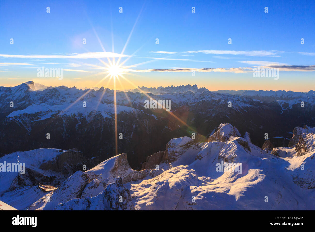 Vista aerea del Catinaccio al tramonto, dello Sciliar Parco naturale Dolomiti Trentino Alto Adige, Italia, Europa Foto Stock