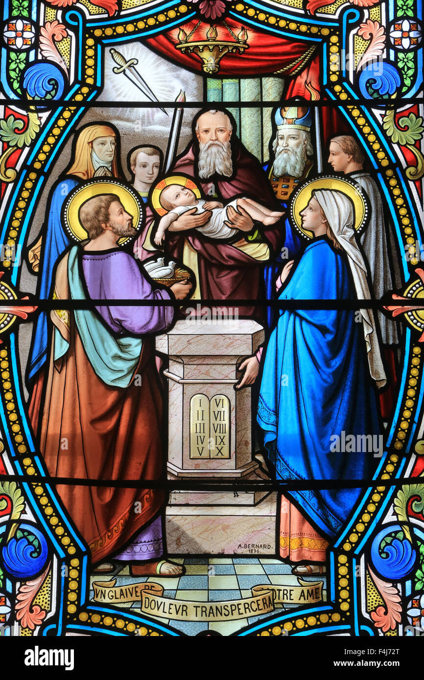 Vetrata, Santuario di Nostra Signora de La Salette, La Salette-Fallavaux, Isere, Francia Foto Stock