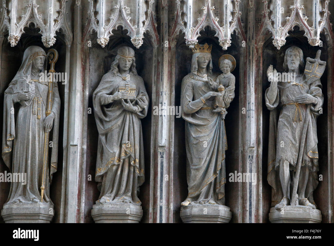 Statue in università chiesa di Santa Maria Vergine, Oxford, Oxfordshire, England, Regno Unito, Europa Foto Stock