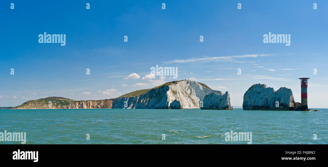 A 2 foto panoramiche di maglia degli aghi off estremità occidentale dell'Isola di Wight, vicino alla baia di allume. Foto Stock