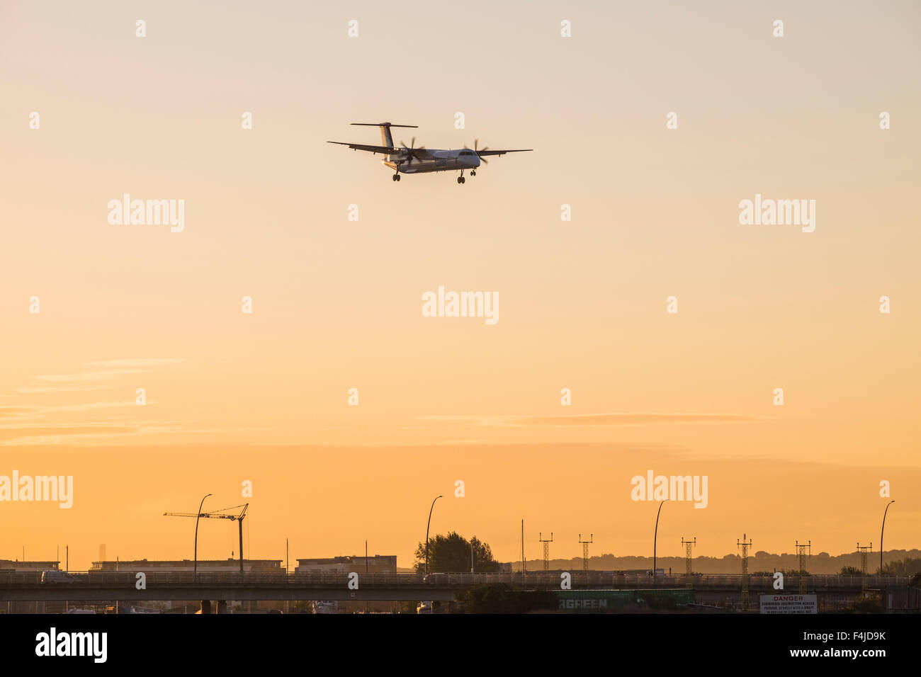 London City Airport aeromobili, Docklands, Londra, Inghilterra, Regno Unito Foto Stock