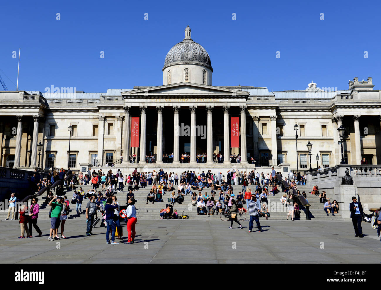 La National Gallery Art Museum, Trafalgar Square, City of Westminster, Londra Centrale Foto Stock