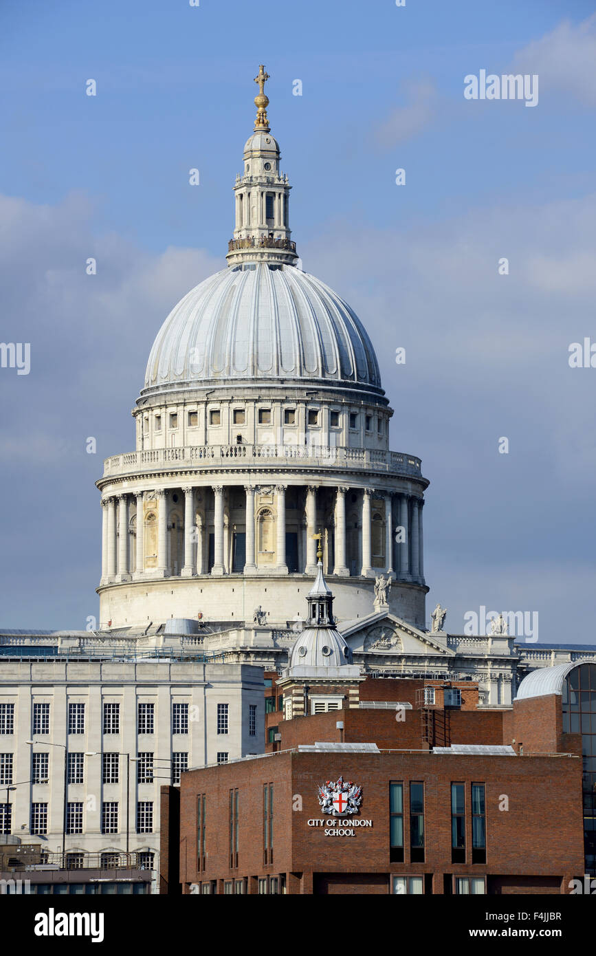 La Cattedrale di St Paul e la City of London School di Londra, Gran Bretagna, Regno Unito Foto Stock