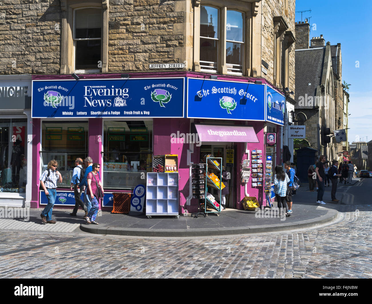 Dh Edinburgh corner shop il Royal Mile di Edimburgo Foto Stock