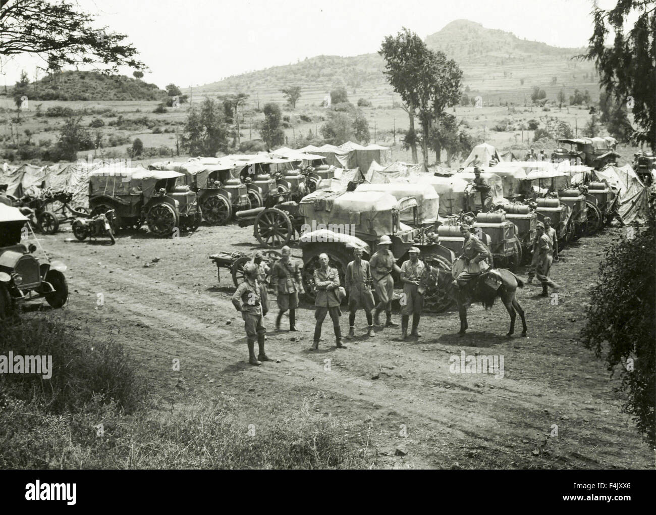 Gruppo di italiani veicoli militari Foto Stock