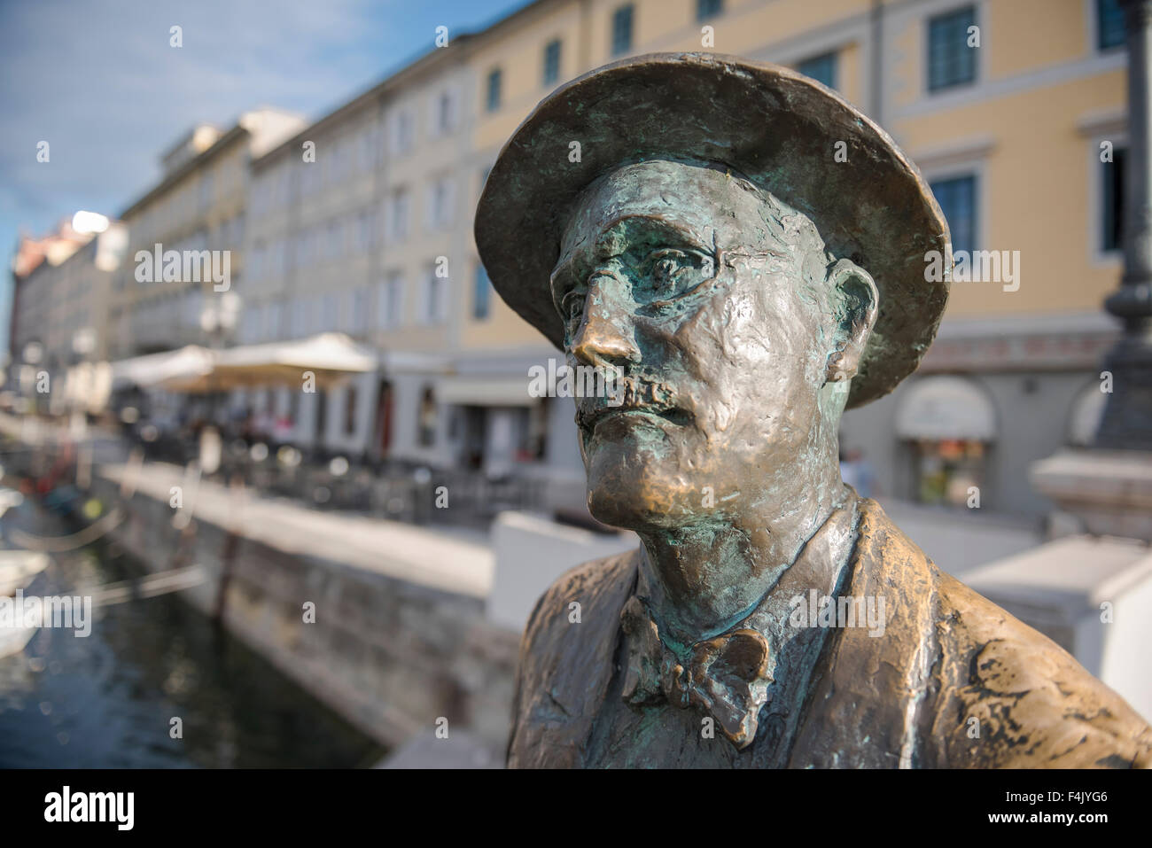 James Joyce statua ritratto, dettaglio dell'autore della statua di Trieste, in Italia. Foto Stock