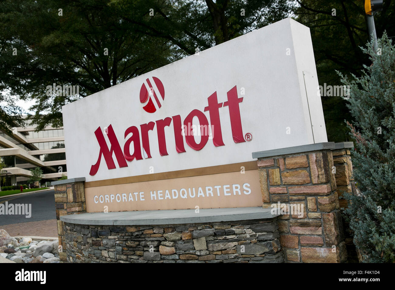 Un logo segno al di fuori della sede di Marriott International, Inc. di Bethesda, Maryland il 18 ottobre 2015. Foto Stock