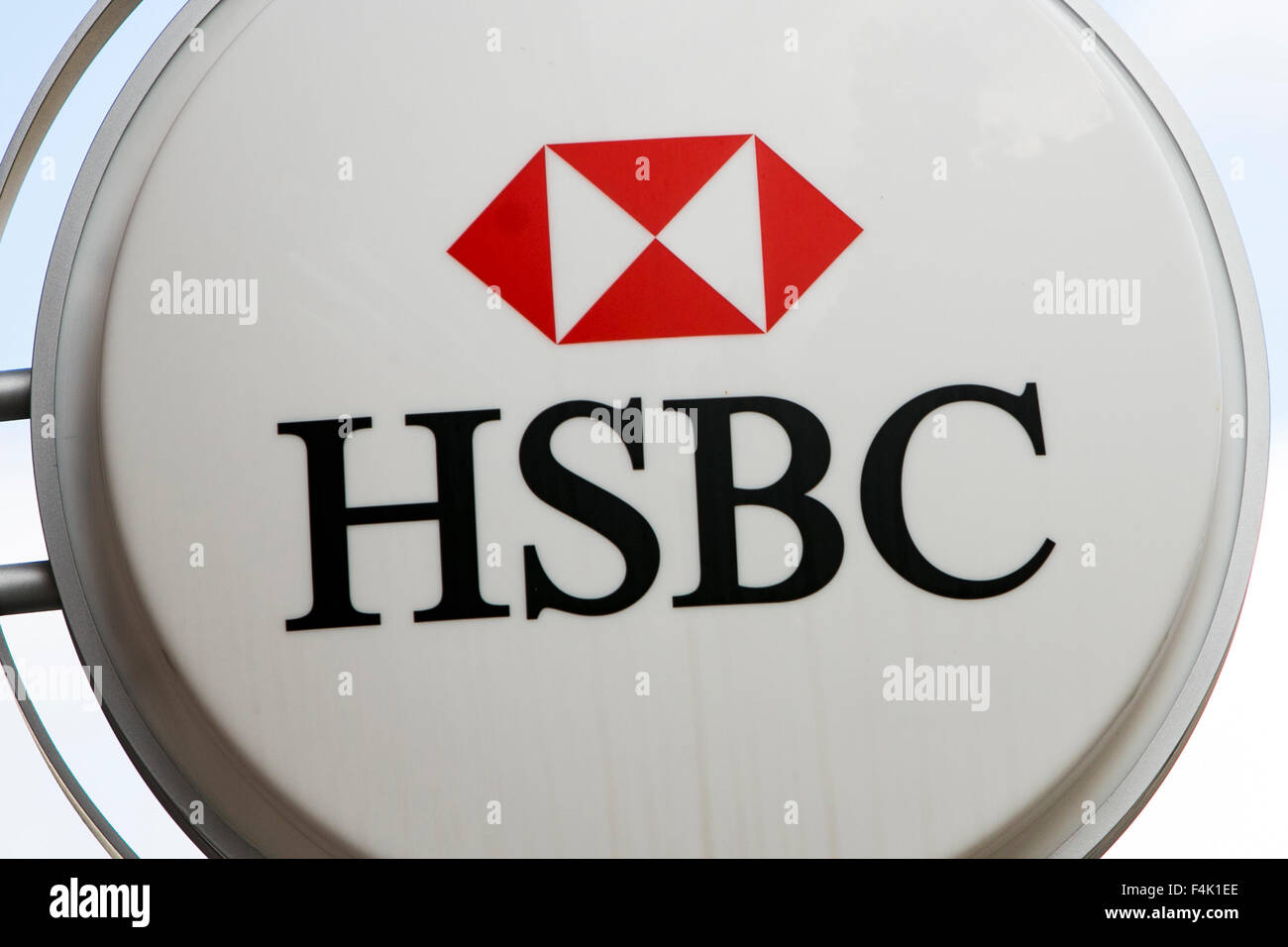 Un logo segno esterno di una banca HSBC filiale in Rockville, Maryland il 18 ottobre 2015. Foto Stock
