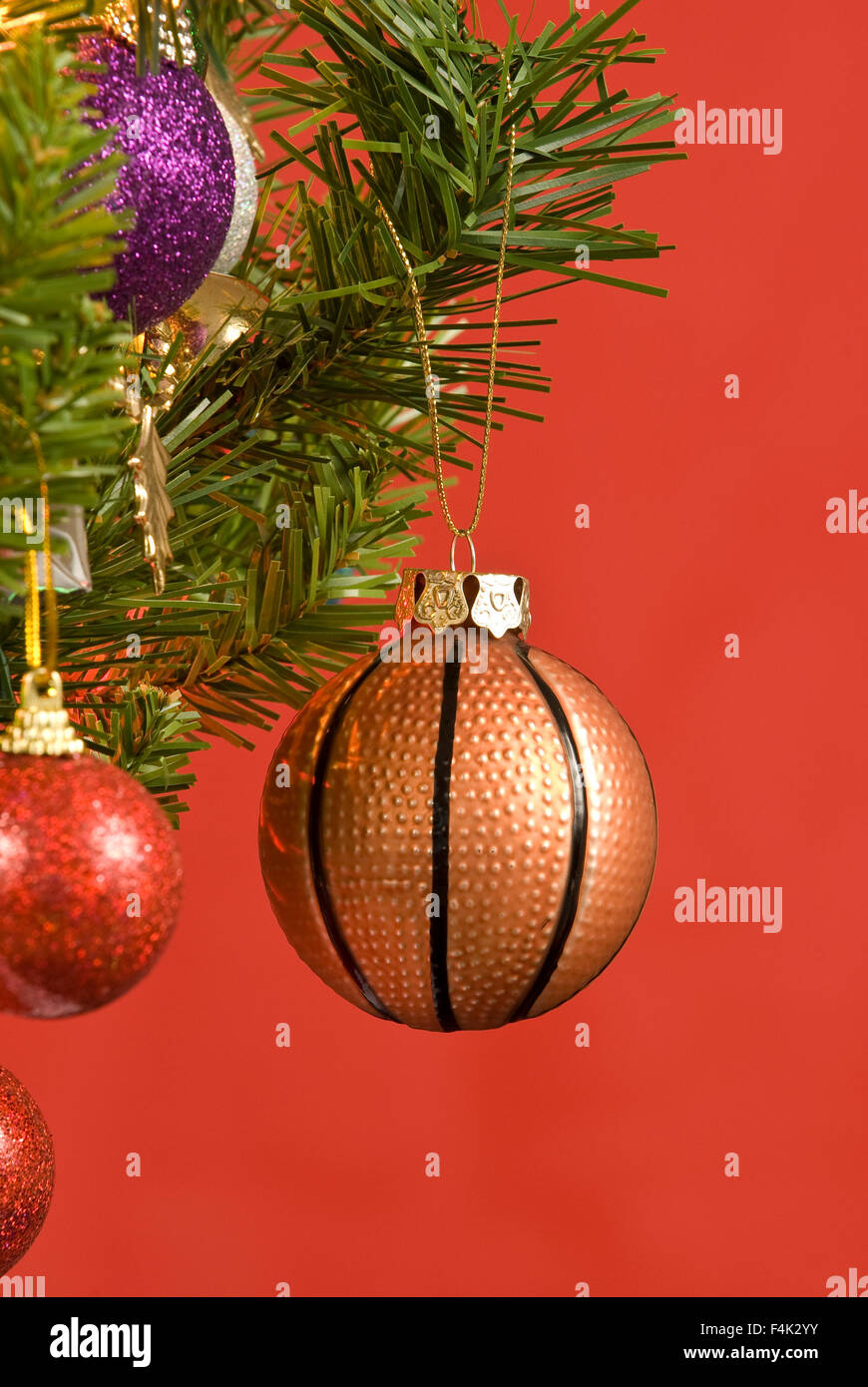 La pallacanestro albero di Natale ornamento Foto Stock