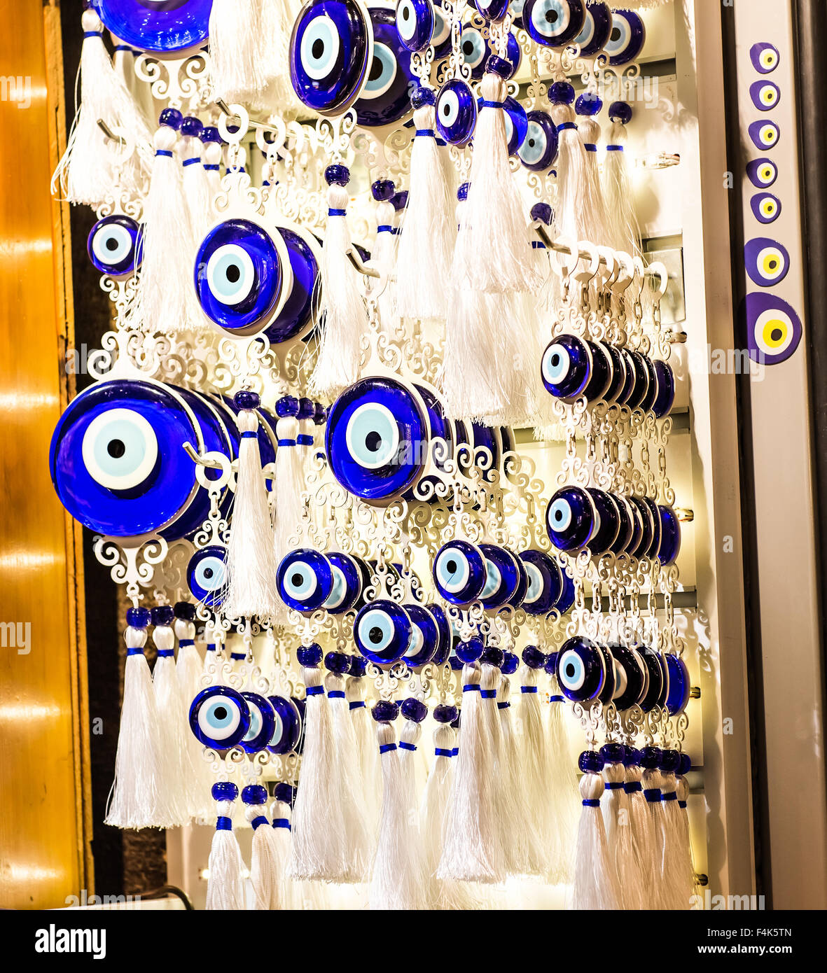 Blue Malocchio Charms venduto al Bazaar in Turchia Foto Stock