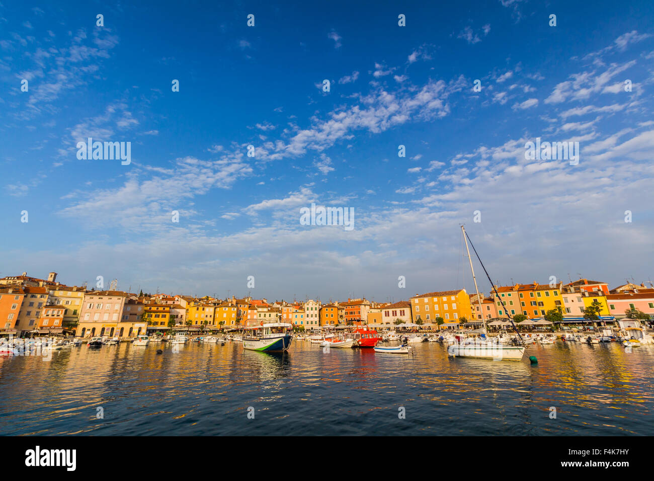 Rovigno, bellissima città vecchia in Istria della Croazia, Europa. Foto Stock