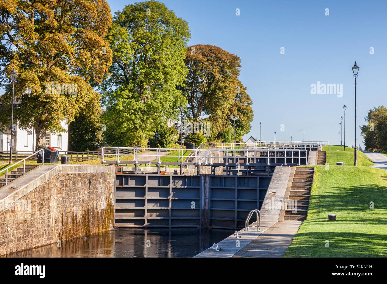 Bloccare i cancelli, parte dei Neptunes scala a Caledonian Canal, Fort William, Highland, Regno Unito Foto Stock