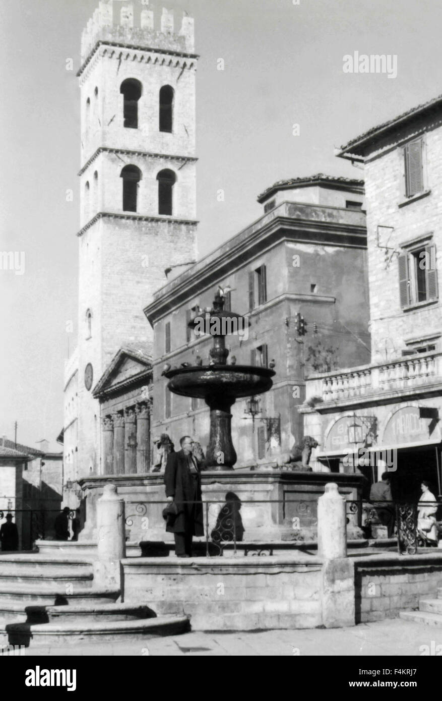 La piazza principale di Assisi, Italia Foto Stock