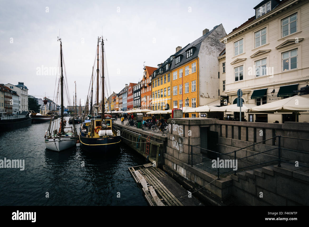 Il Nyhavn Canal, a Copenhagen, in Danimarca. Foto Stock