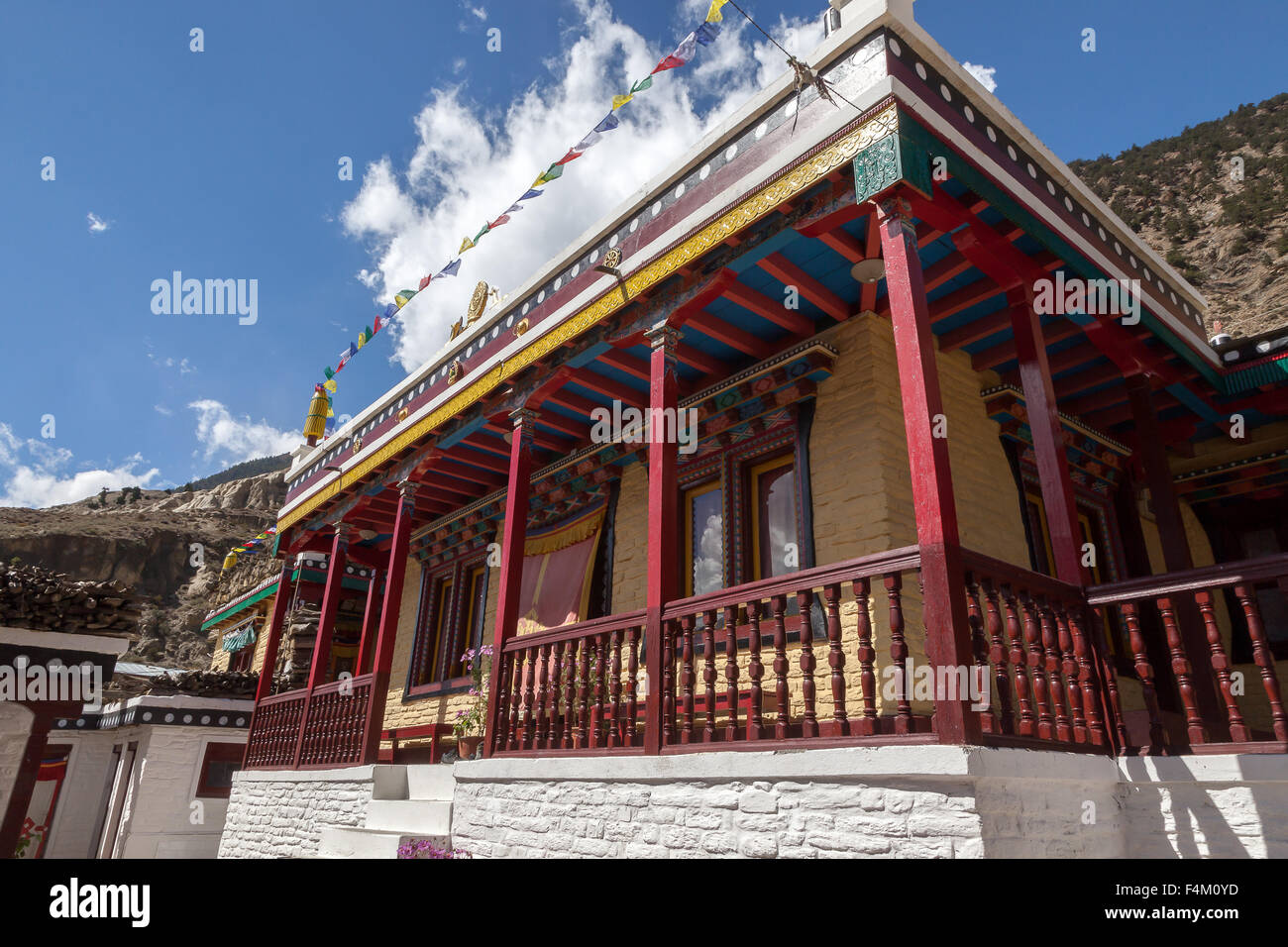 Gompa nel villaggio di Marpha nel distretto di Mustang, Nepal. Foto Stock