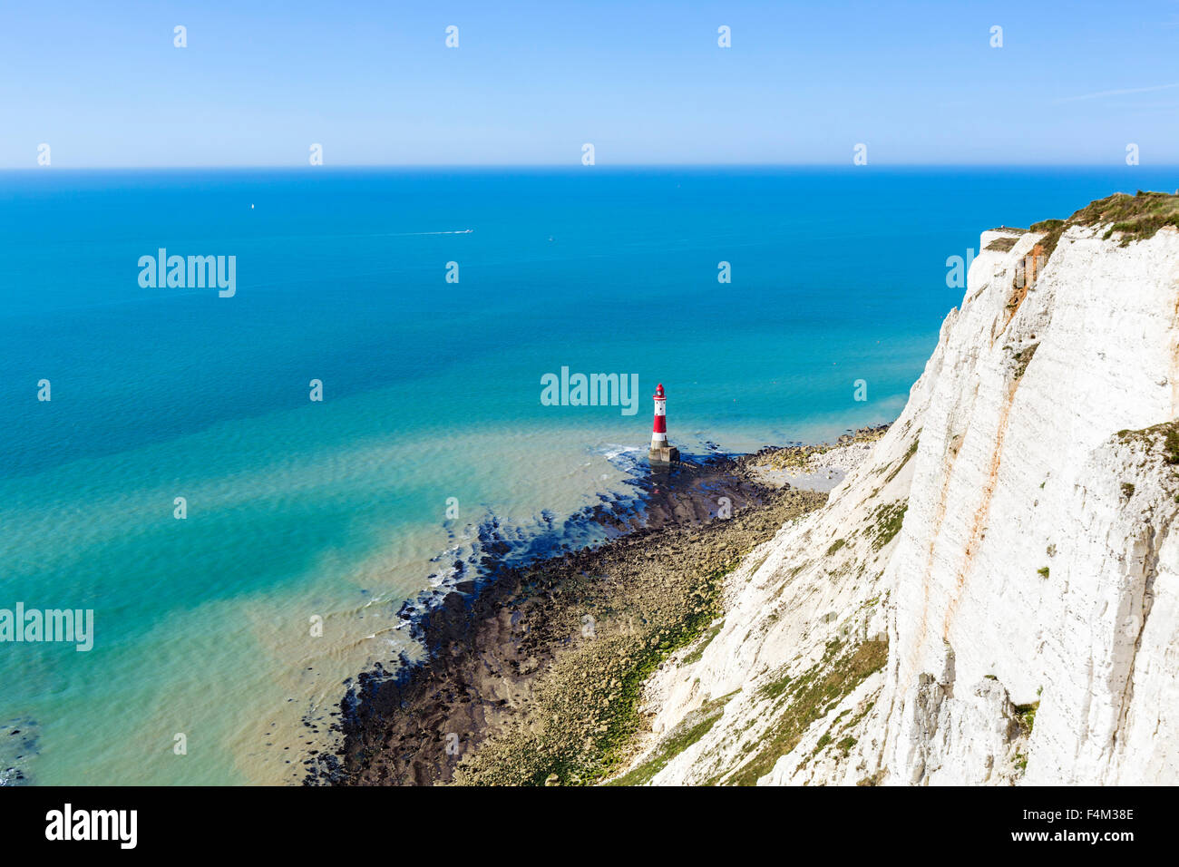 Chalk cliffs e faro di Beachy Head, vicino a Eastbourne, East Sussex, England, Regno Unito Foto Stock