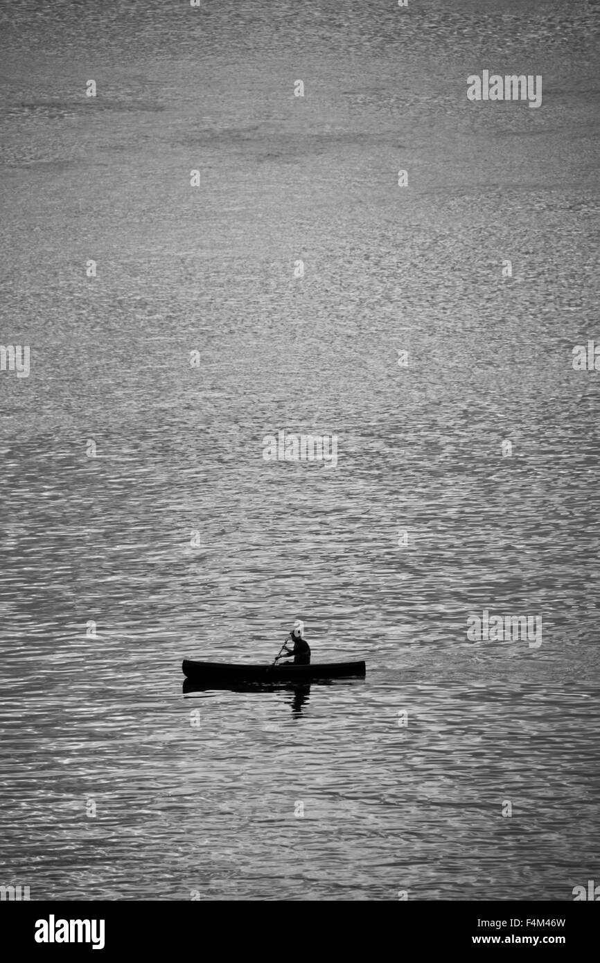 Kayak di mare a Fort Dunree, County Donegal, Irlanda Foto Stock