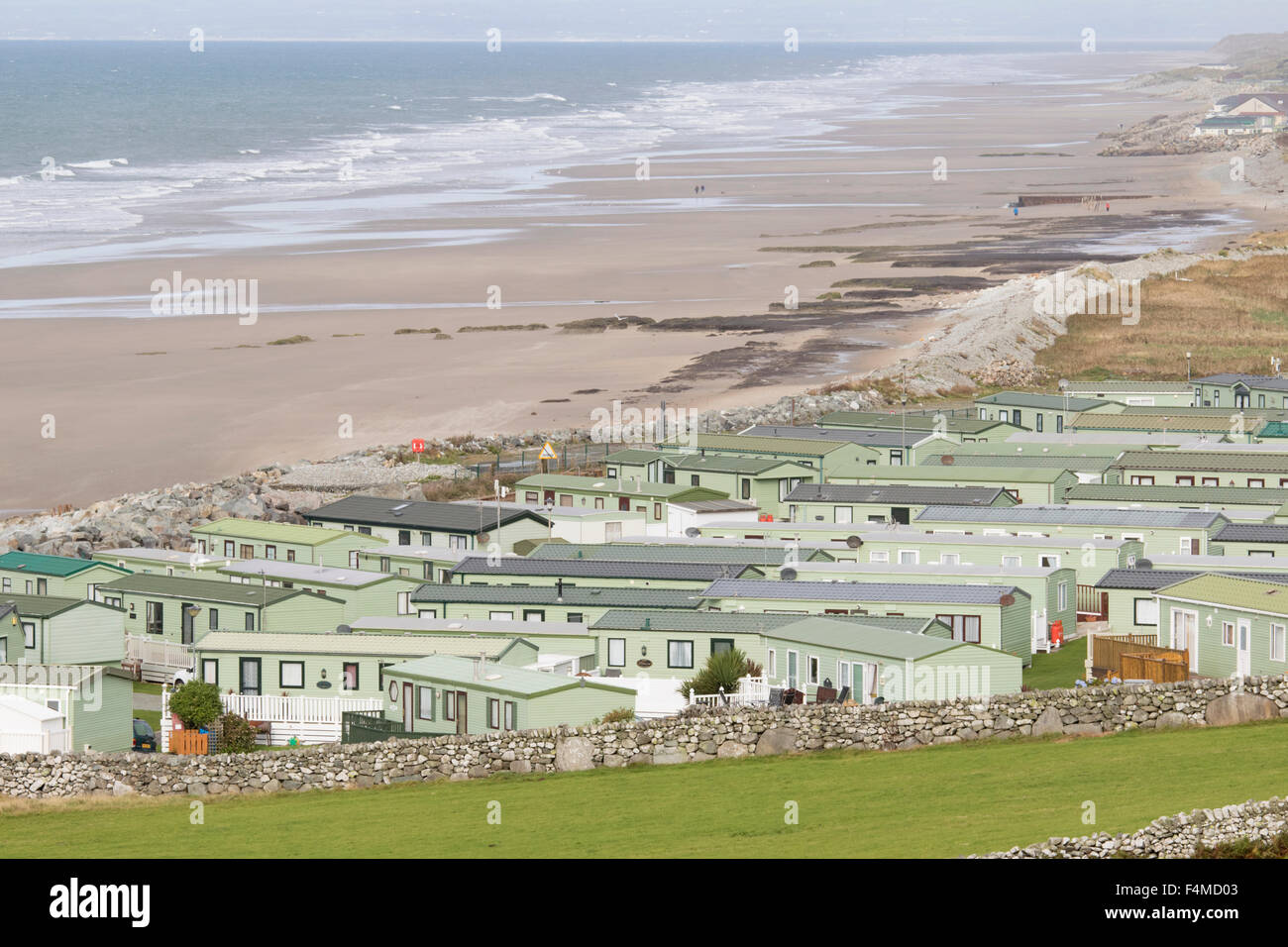 A coastal roulotte vicino a Caernarfon, Wales, Regno Unito Foto Stock