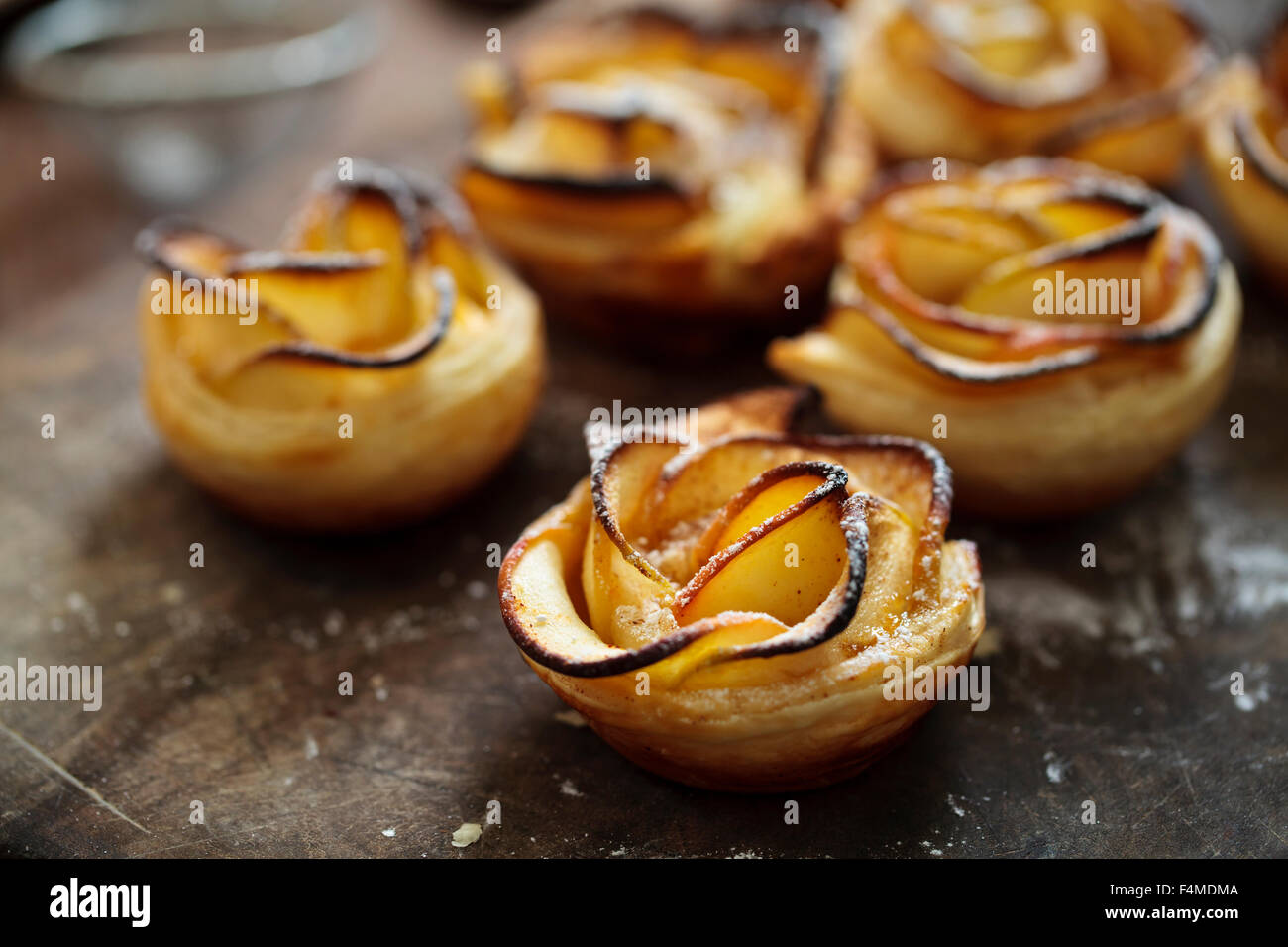 Pasta sfoglia rose apple Foto Stock