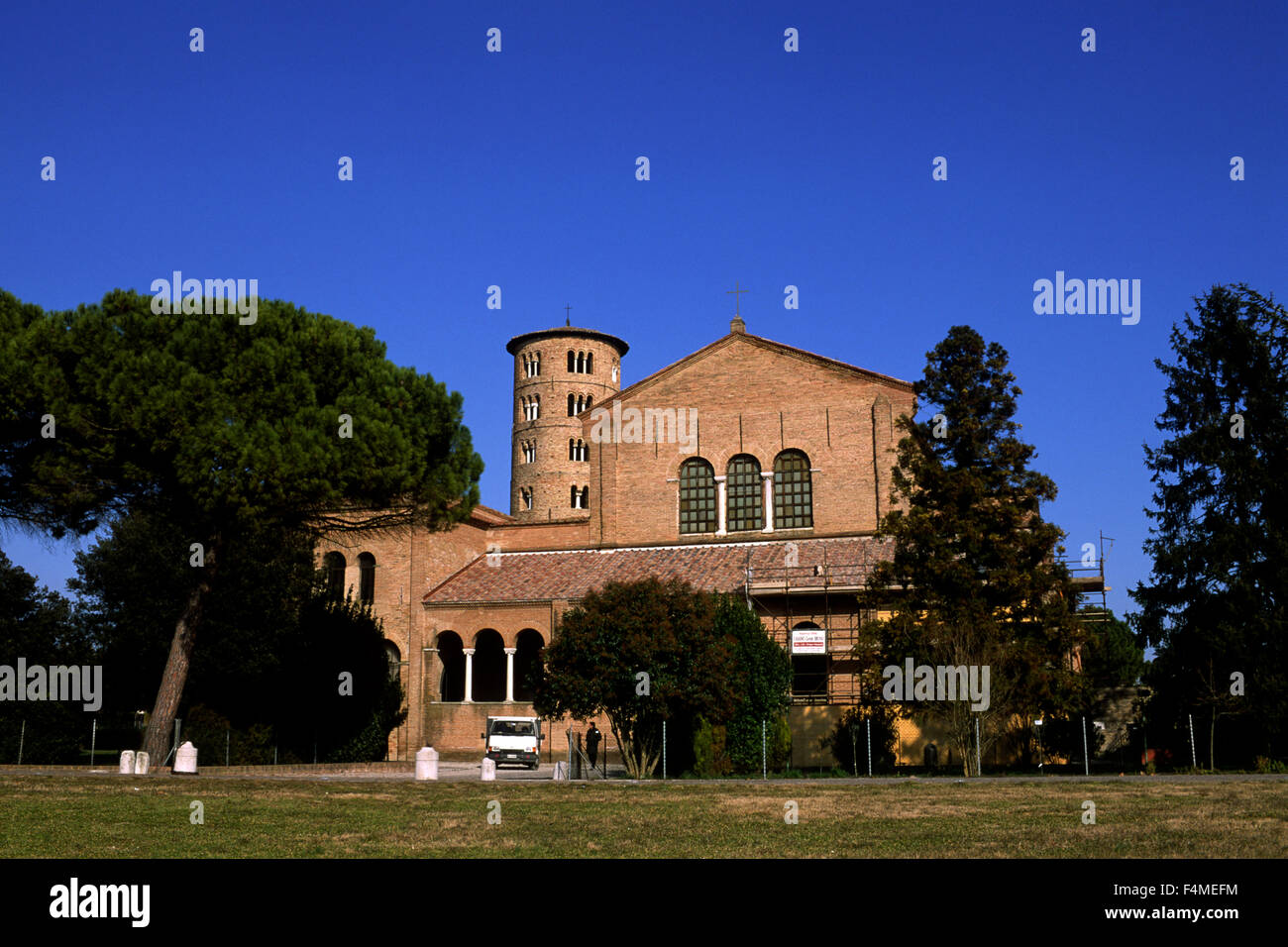 Foto Di Basilica Di Sant'apollinare In Classe