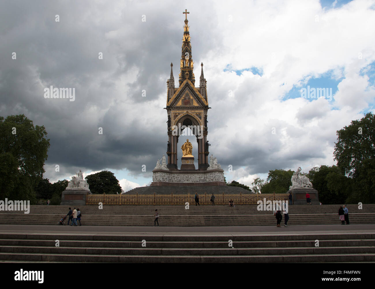 L'Albert Memorial Kensington Gardens LONDRA Foto Stock