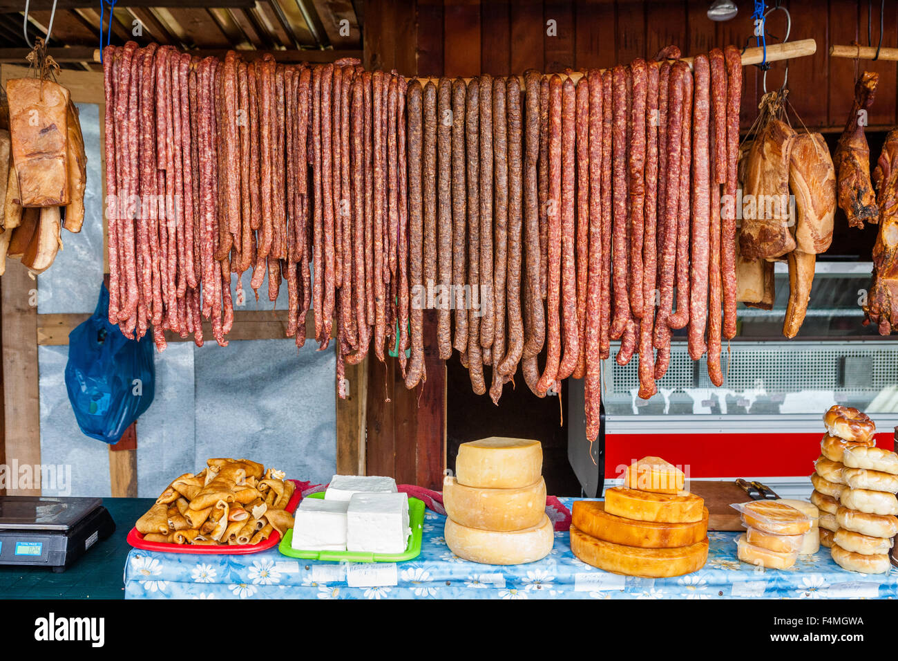 Salsiccia in Transfagarasan Road in Romania regione della Transilvania Foto Stock