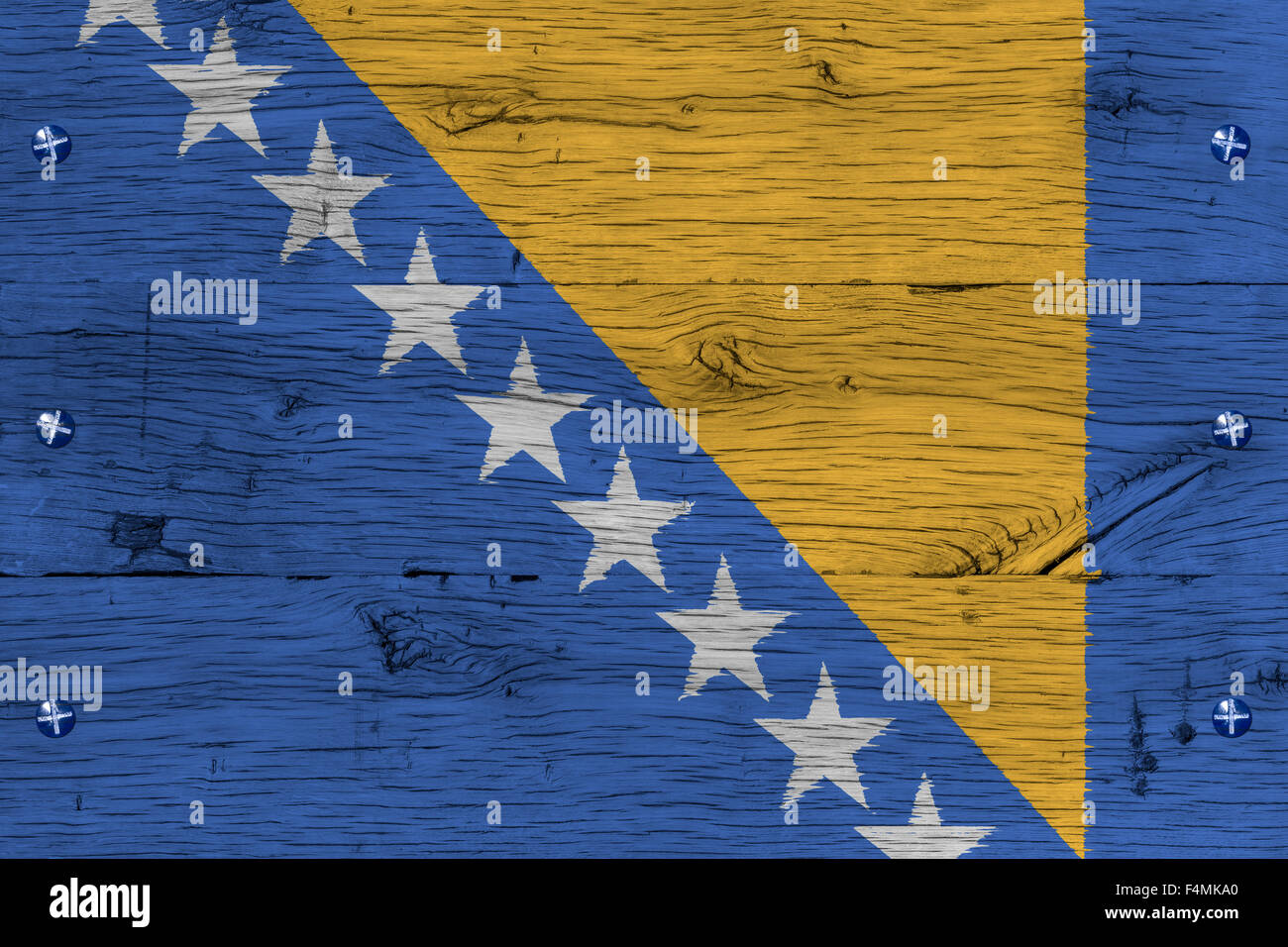 La Bosnia e Erzegovina bandiera nazionale. La pittura è la colorata su legno del vecchio treno carrello. Fissaggio tramite viti o bulloni. Foto Stock