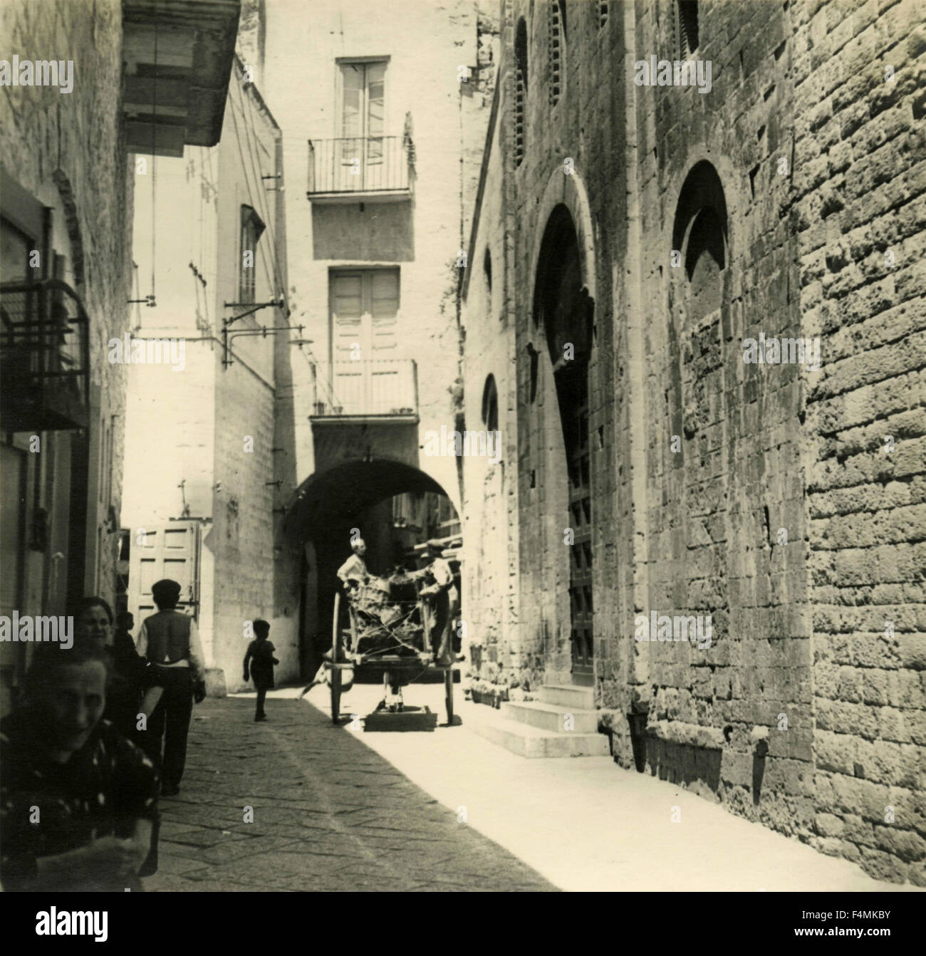 Una strada vecchia Bari, Italia Foto Stock
