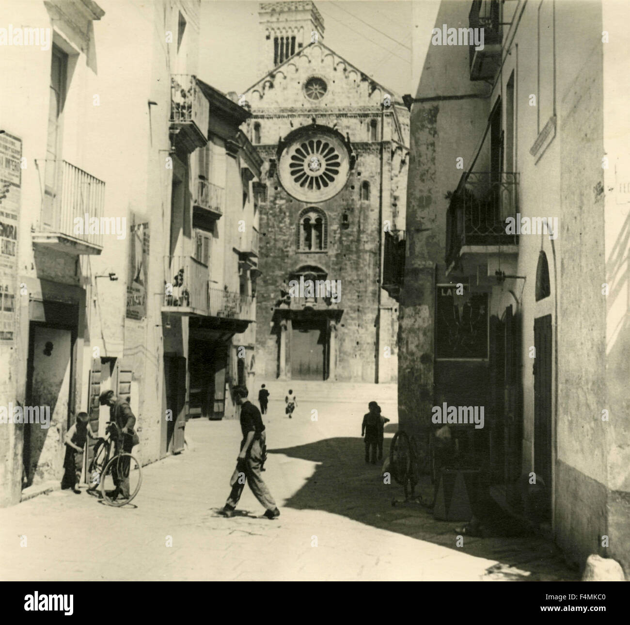 Una strada vecchia Bari, Italia Foto Stock