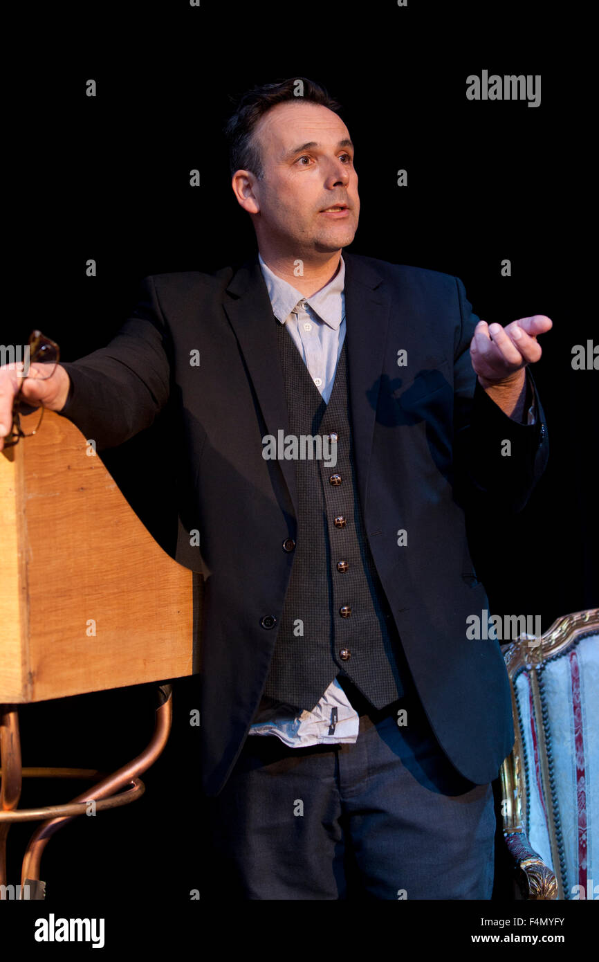 Robert 'Rob' Newman, comico britannico, autore e attivista politico all'Summerhall Narrativa storica Festival 2015. Edimburgo, Scozia. Il 25 aprile 2015 Foto Stock