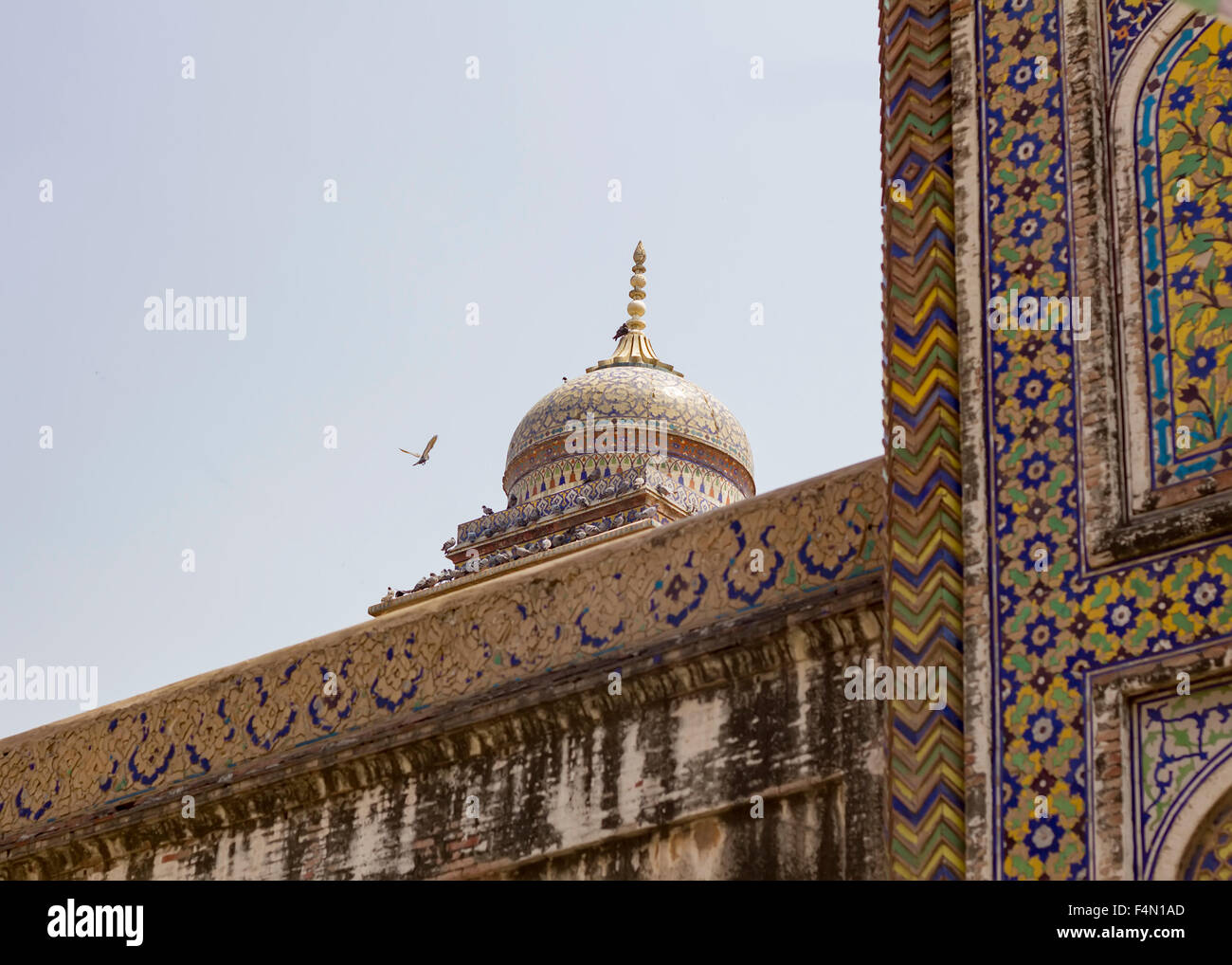 Dettagli della bella Wazir Khan moschea nel centro della città vecchia di Lahore, Pakistan Foto Stock