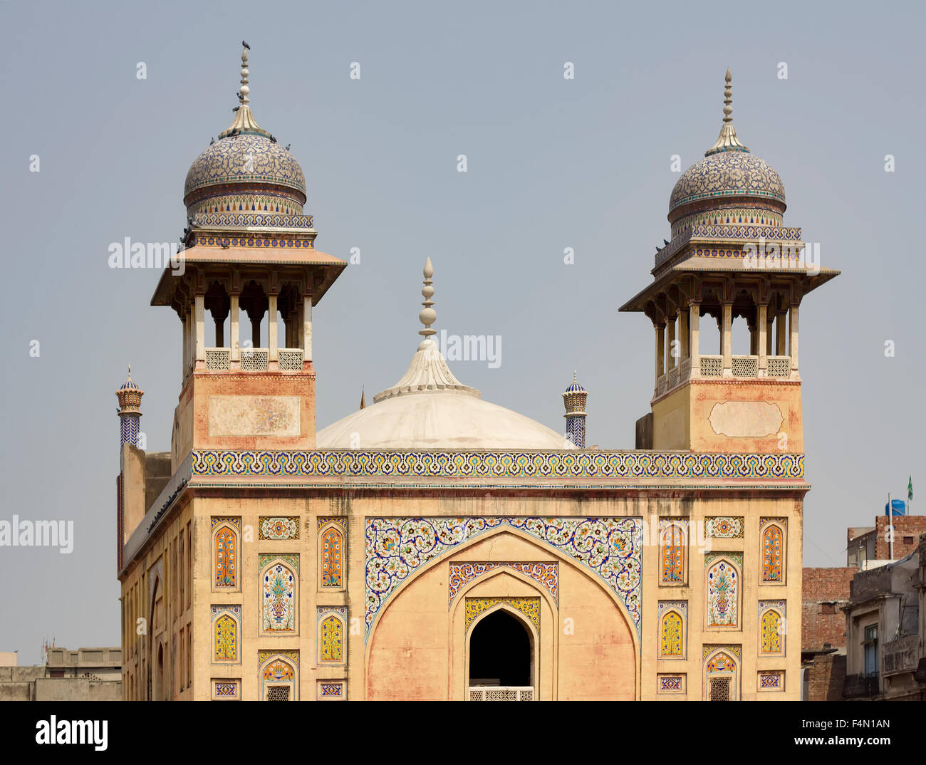 Dettagli della bella Wazir Khan moschea nel centro della città vecchia di Lahore, Pakistan Foto Stock