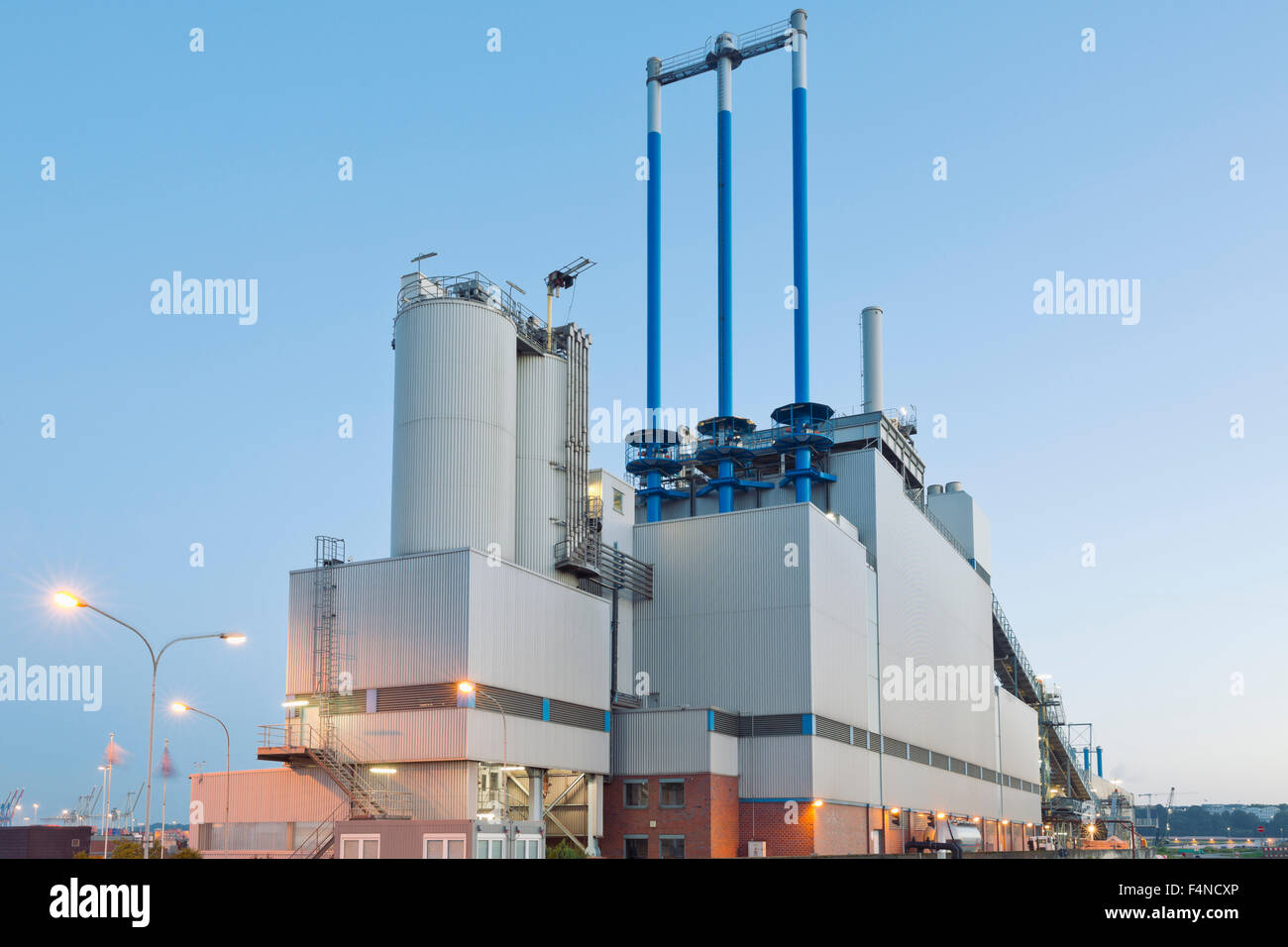 Germania, Amburgo, fanghi Impianto di incenerimento al quartiere portuale Foto Stock
