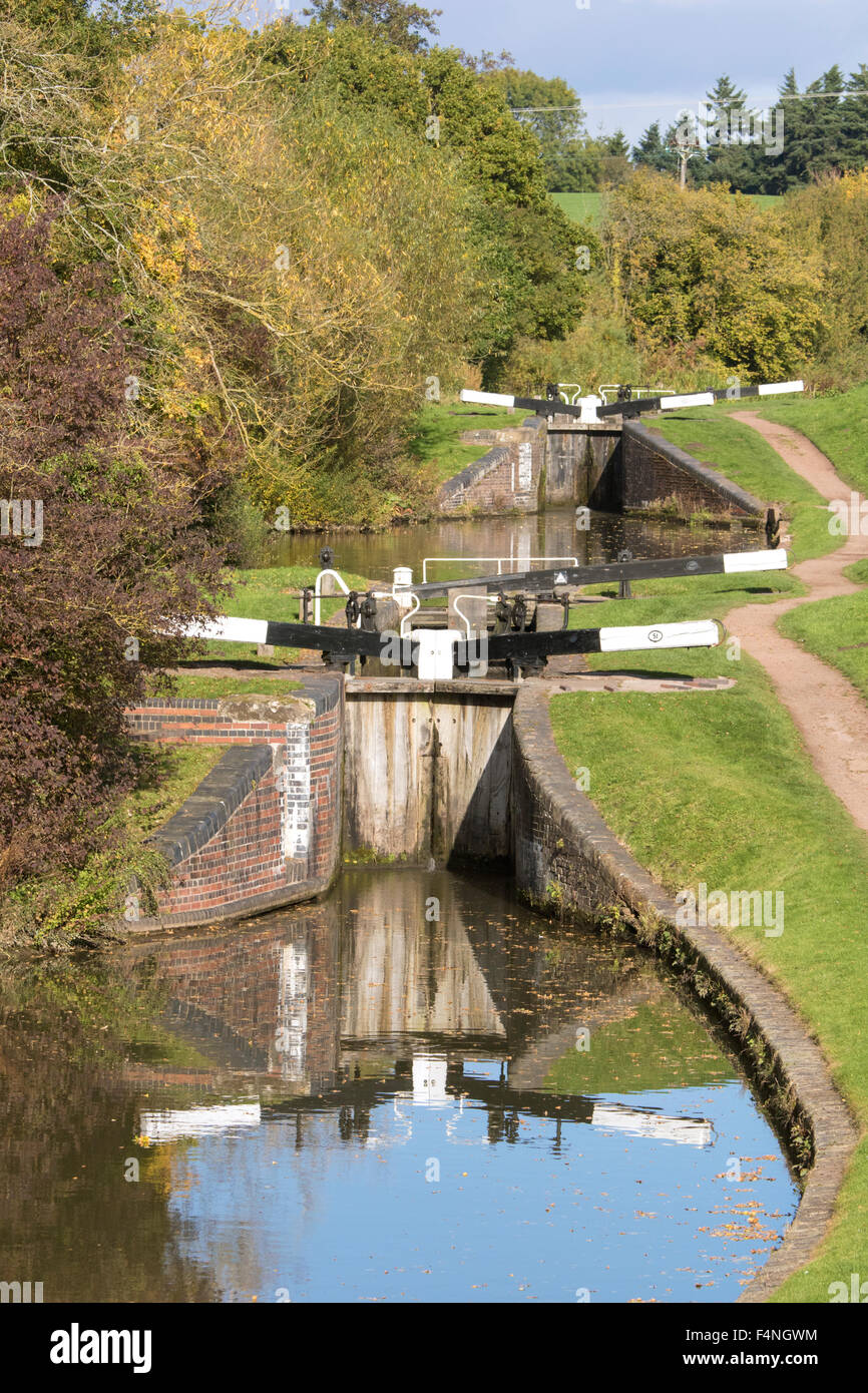 Autunno al Worcester & Birmingham canal vicino Tardebigge, Worcestershire, England, Regno Unito Foto Stock