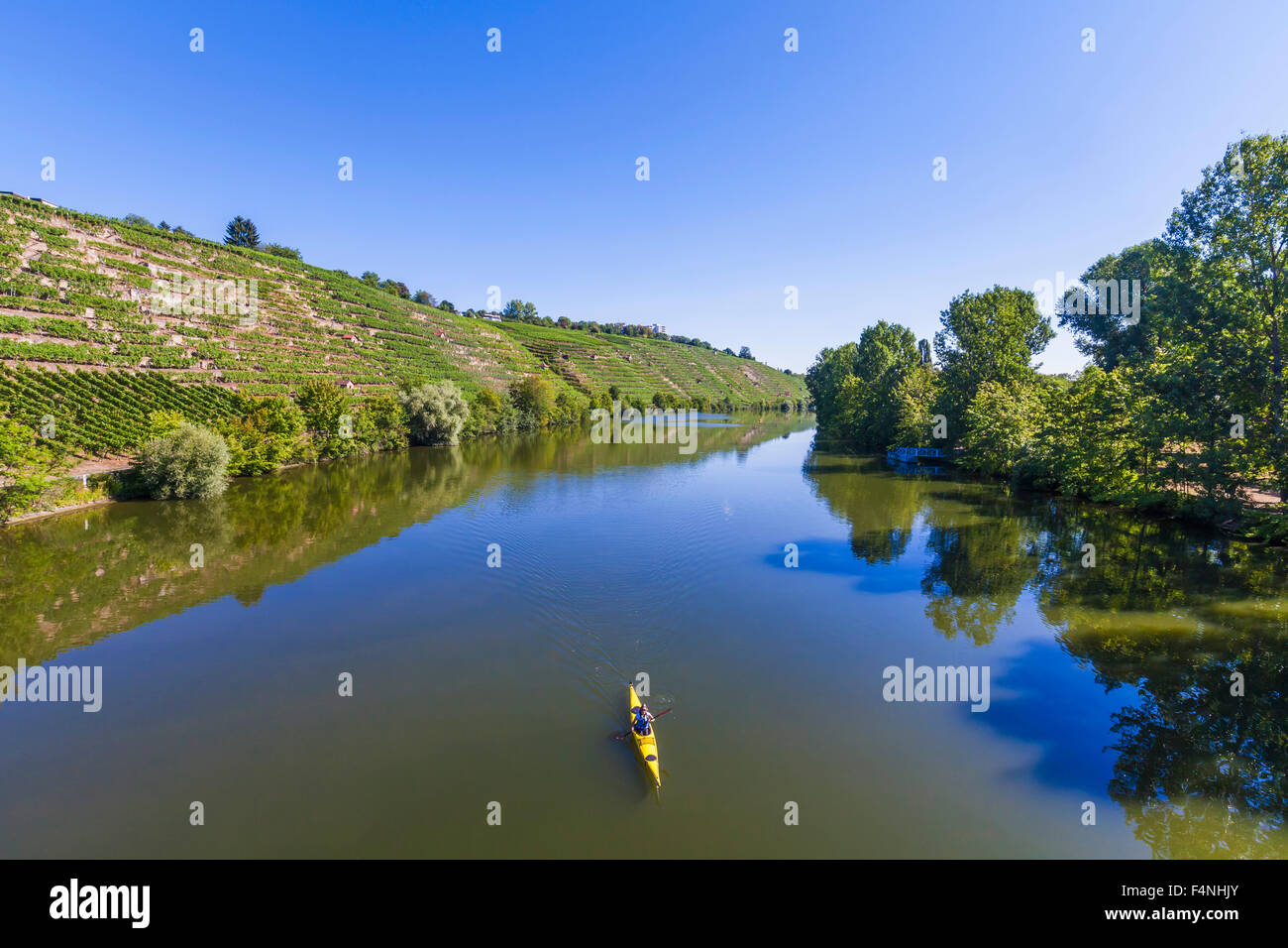 Germania, donna kayak sul Neckar Foto Stock
