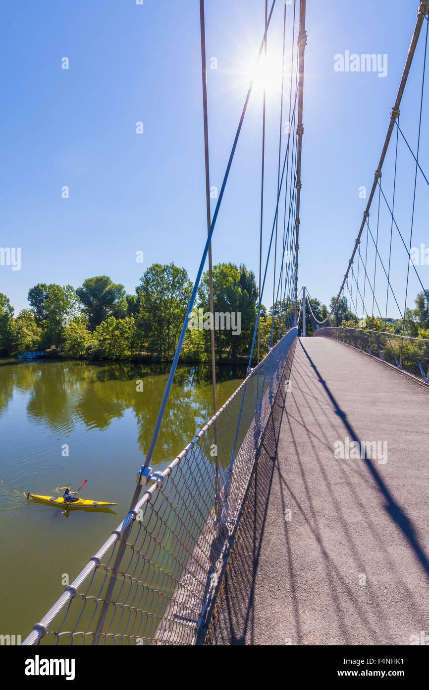 Germania, donna kayak sul Neckar Foto Stock