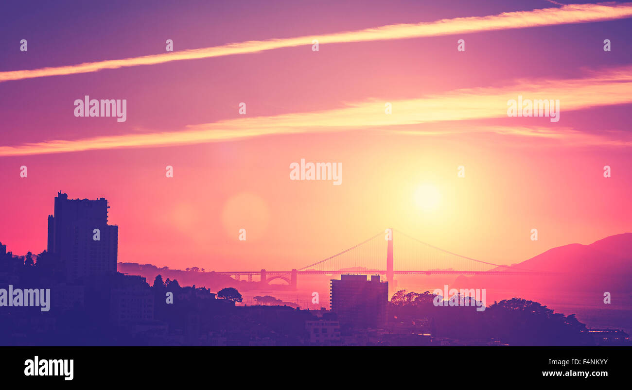 Vintage stile vecchia immagine di un tramonto su San Francisco, Stati Uniti d'America. Foto Stock