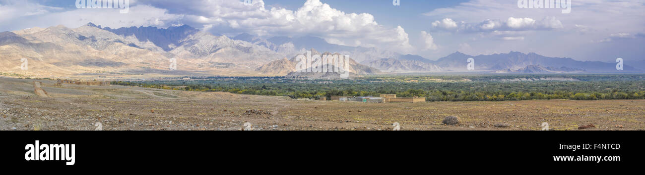 Suggestivo panorama del paesaggio arido intorno a Kabul in Afghanistan Foto Stock