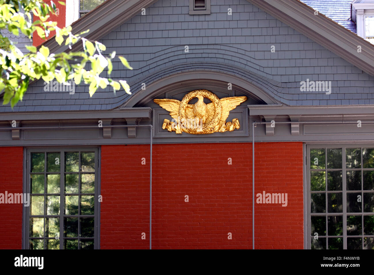 Aquila decorativa sul lato del Sagamore Hill casa del Presidente Theodore Roosevelt Oyster Bay Long Island New York Foto Stock