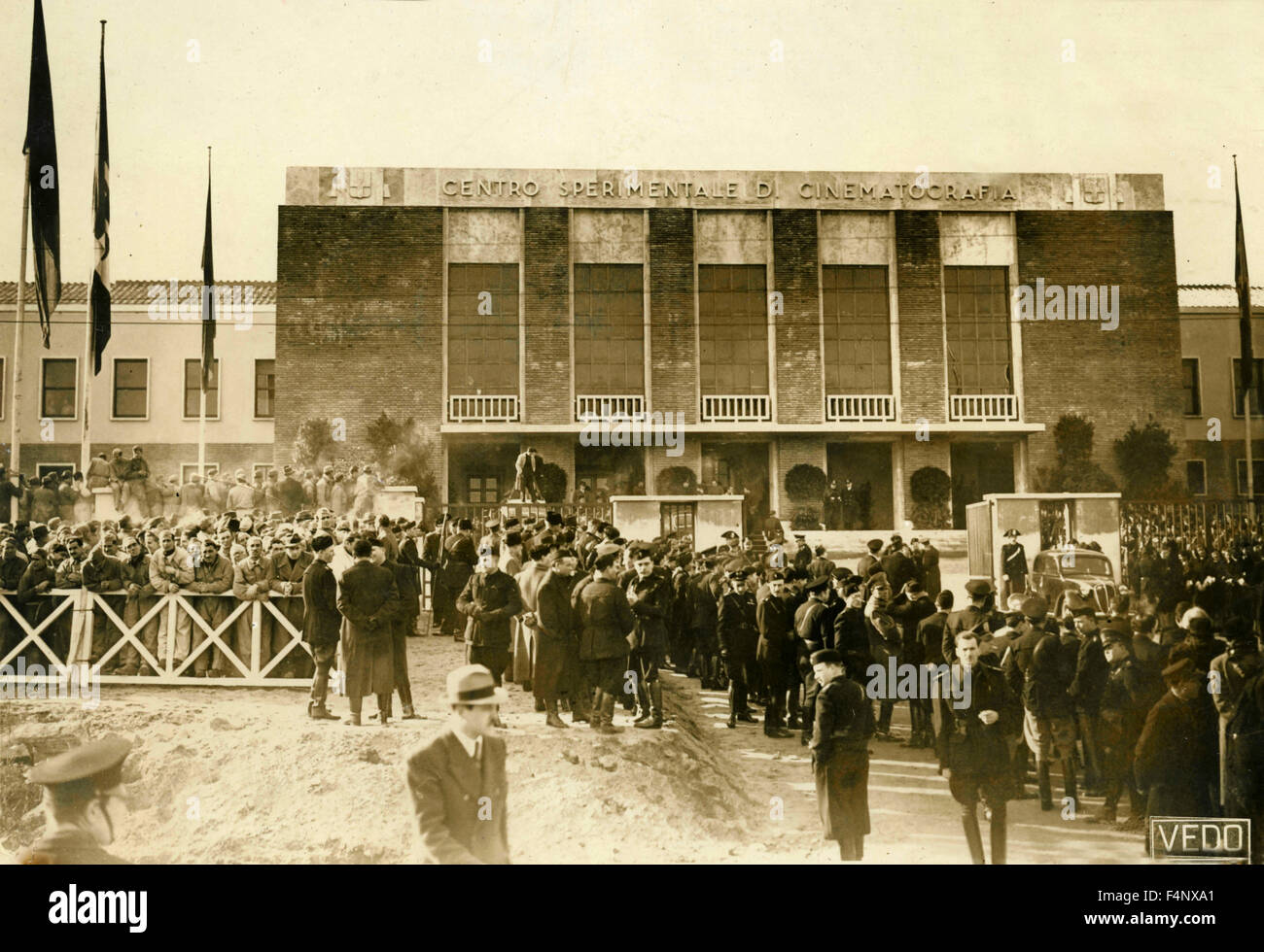 Benito Mussolini inaugura la nuova sede del Centro Sperimentale di Cinematografia di Cinecittà