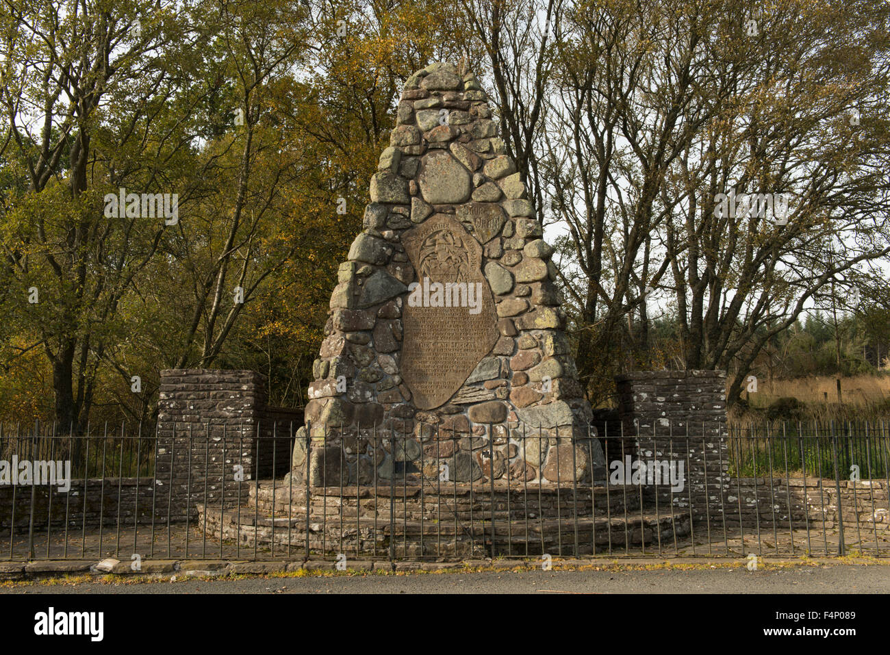 Il Clan Macrae monumento memorial cairn commemora la Battaglia di Sheriffmuir nel 1715 Sheriffmuir, Scozia,UK, Foto Stock