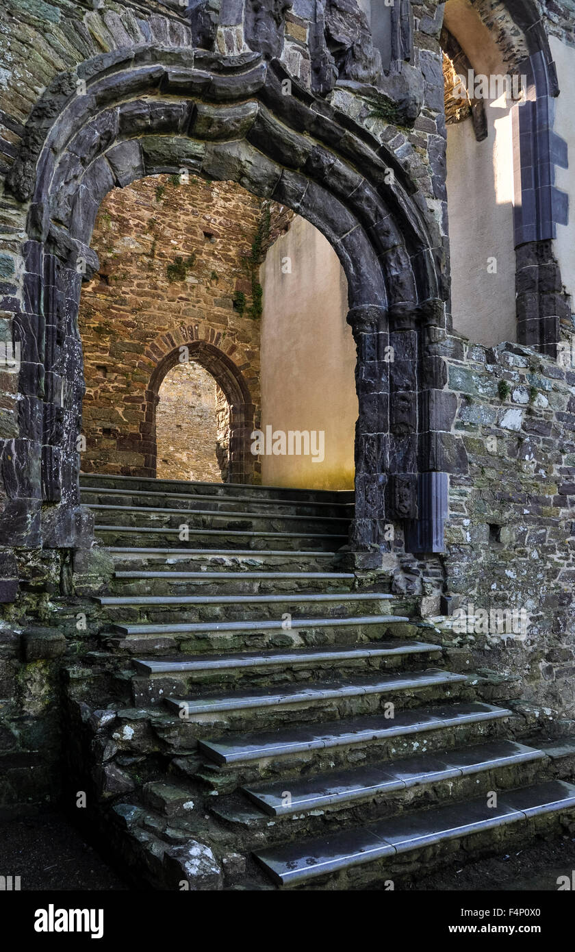 Il palazzo dei vescovi a St Davids in Pembrokeshire, Galles. Foto Stock