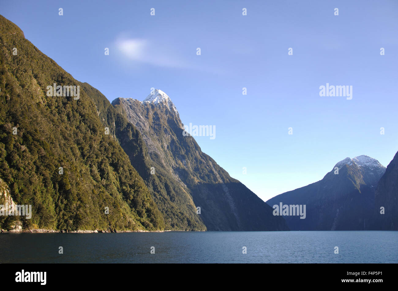 Mitre Peak, Milford Sound, Fiordland, Nuova Zelanda Foto Stock