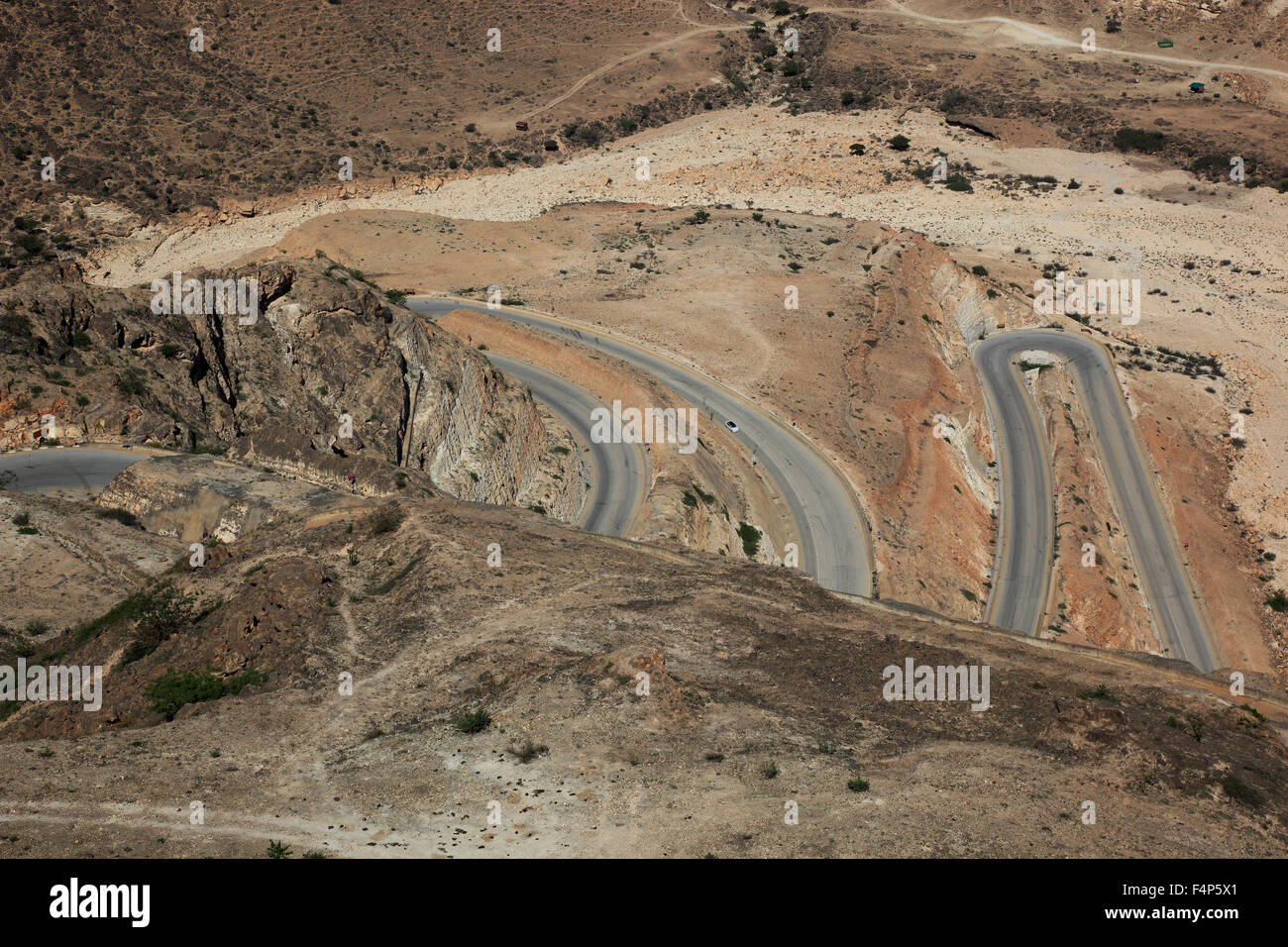 Forcina sul modo di Yemen, scenario della sponda meridionale del Dhofar, Jabal al-Qamar, Oman Foto Stock