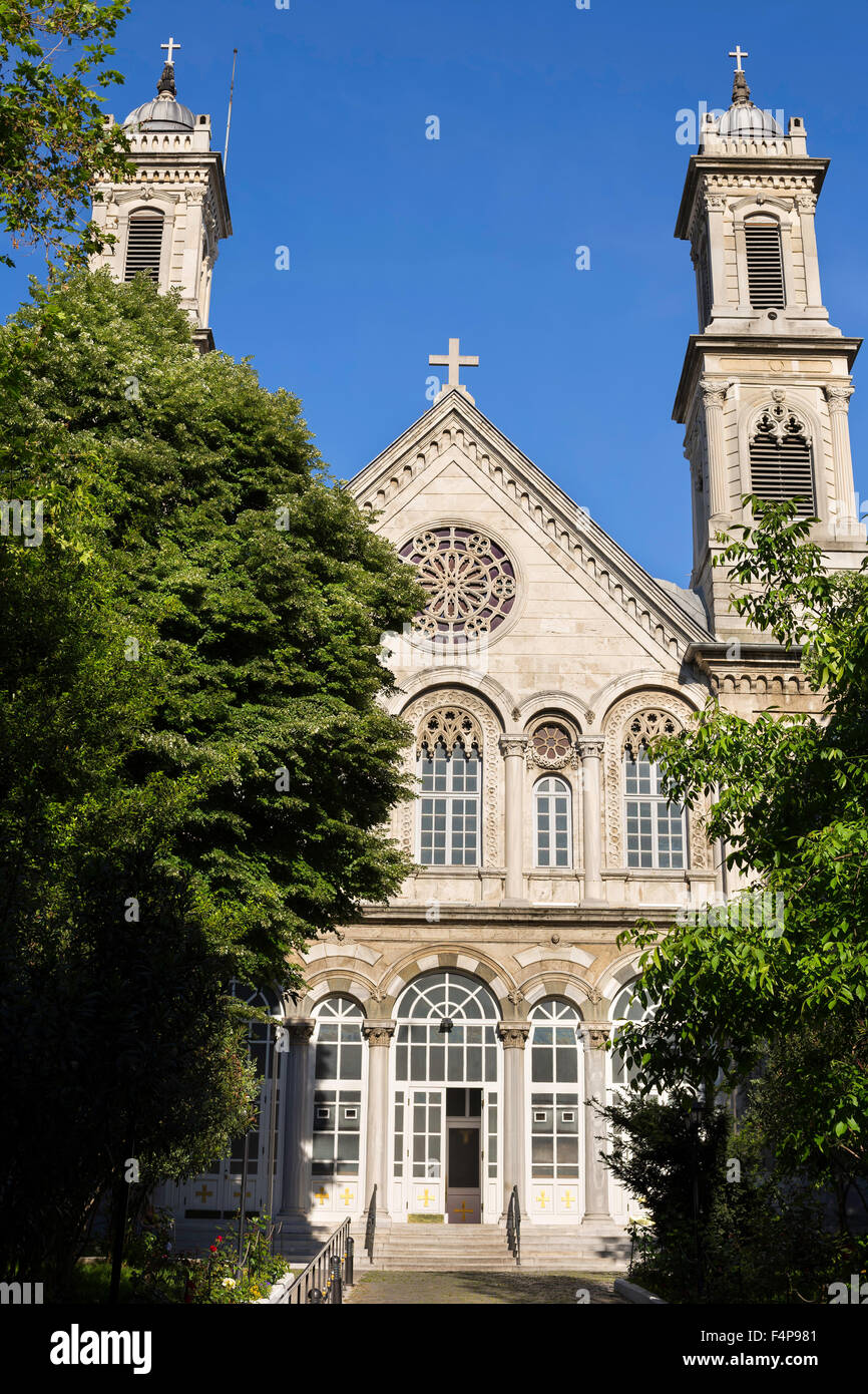 Hagia Triada chiesa Greco Ortodossa facciata vicino a piazza Taksim Istanbul Turchia Foto Stock
